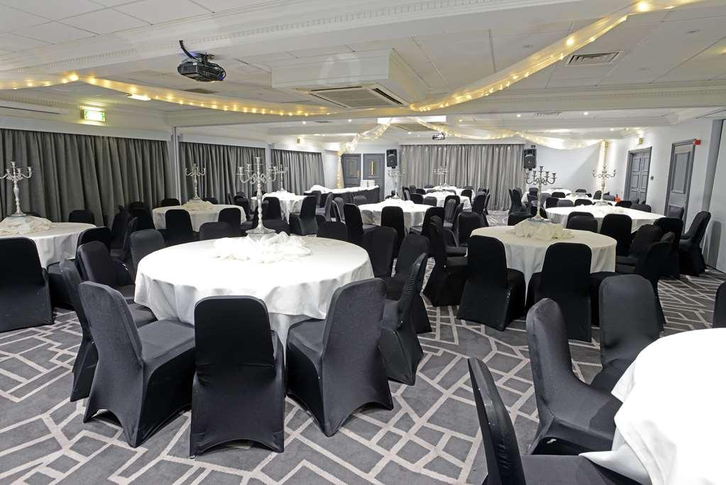 Village Hotel Newcastle Holystone  Ανέσεις φωτογραφία